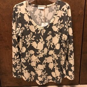 🆕 Soft grey floral top